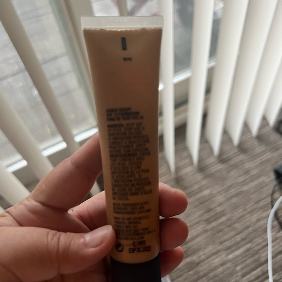 Studio Sculpt SPF 15 Foundation in NC42 - Picture 3 of 5